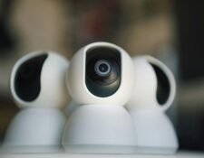 las mejores cámaras de vigilancia interior para personas mayores