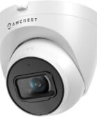 Cámara de seguridad Amcrest 5MP instalada para vigilancia de personas mayores en el hogar