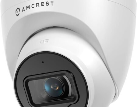 Cámara de seguridad Amcrest 5MP instalada para vigilancia de personas mayores en el hogar
