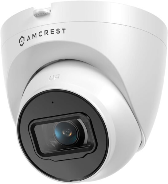 Cámara de seguridad Amcrest 5MP instalada para vigilancia de personas mayores en el hogar