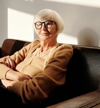 problemas de audición en personas mayores